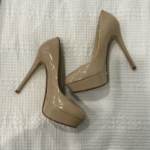 Nude platform pumps